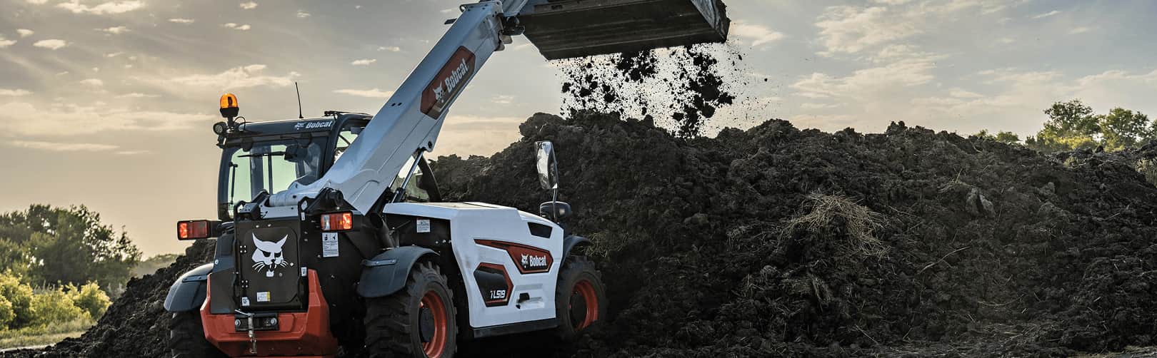 Bobcat TL519 telehandler